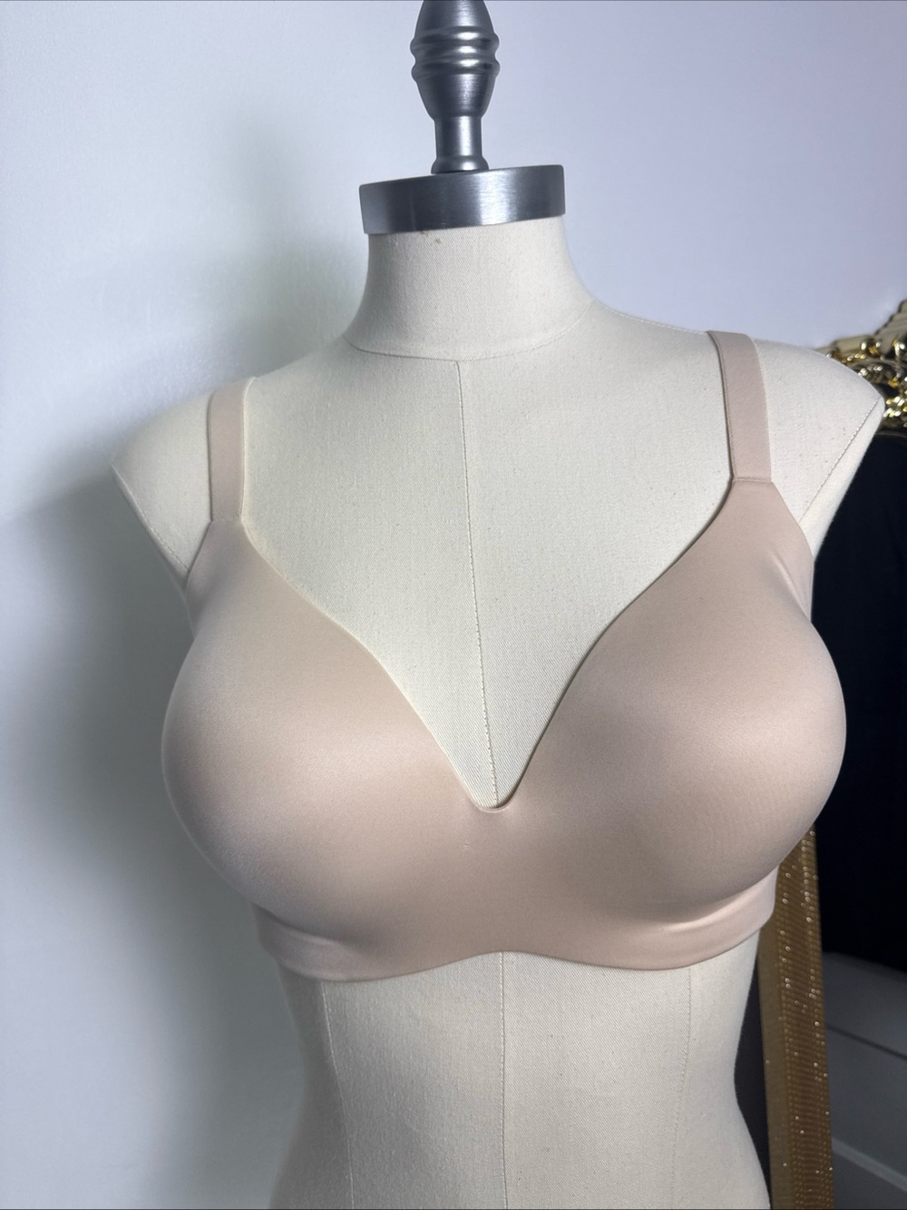 Victoria's Secret Perfect Coverage Bra Womens 34DDD Smooth Beige Nude Wireless